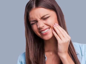 خطرات و عوارض لمینت دندان